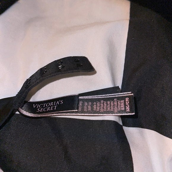 32c vs bra new never worn outta stock - Picture 2 of 2